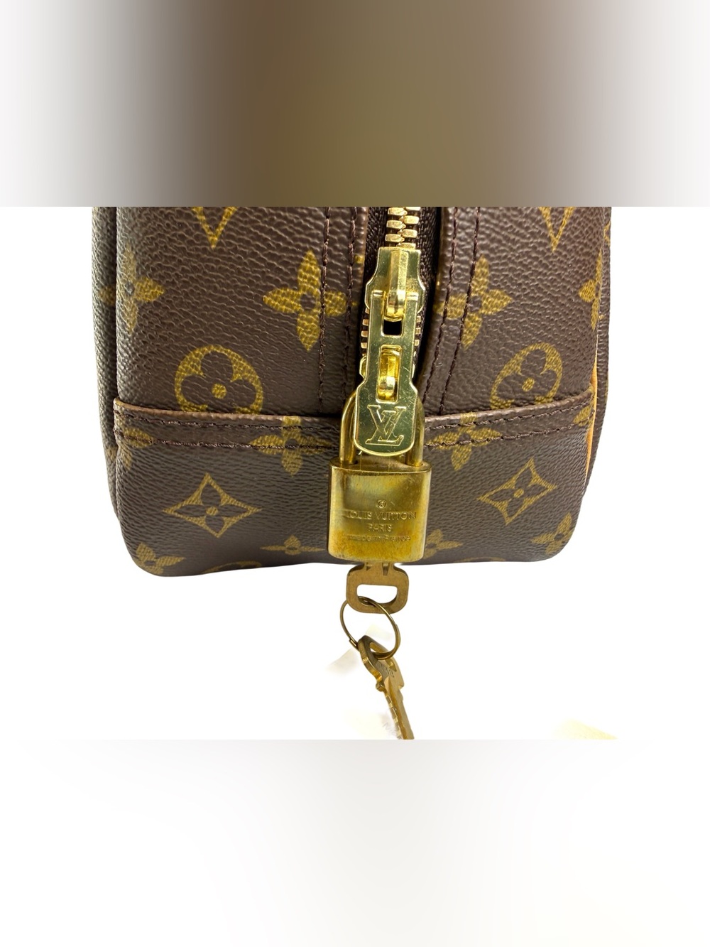 Louis Vuitton Deauville Monogram Satchel in Brown and Tan Leather Trim - Picture 9 of 16